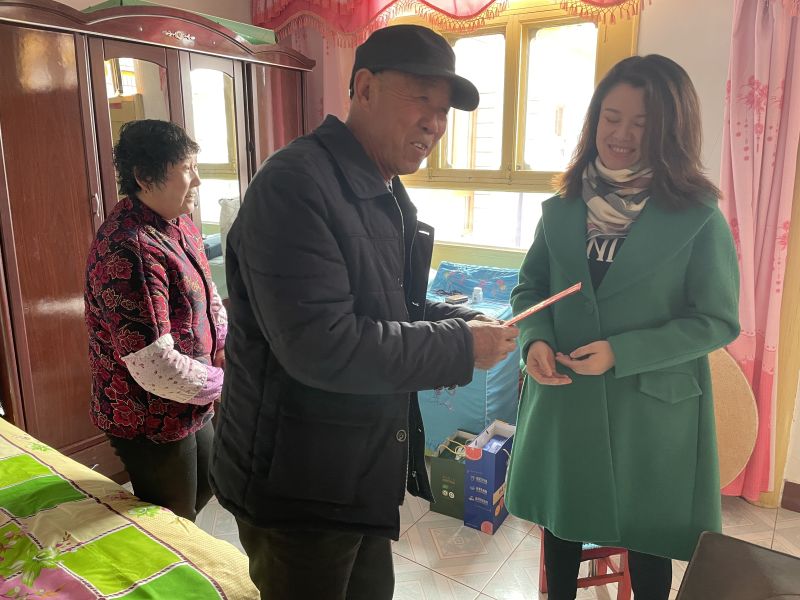 路投冬送溫暖照片.jpg 路投冬送溫暖照片.jpg