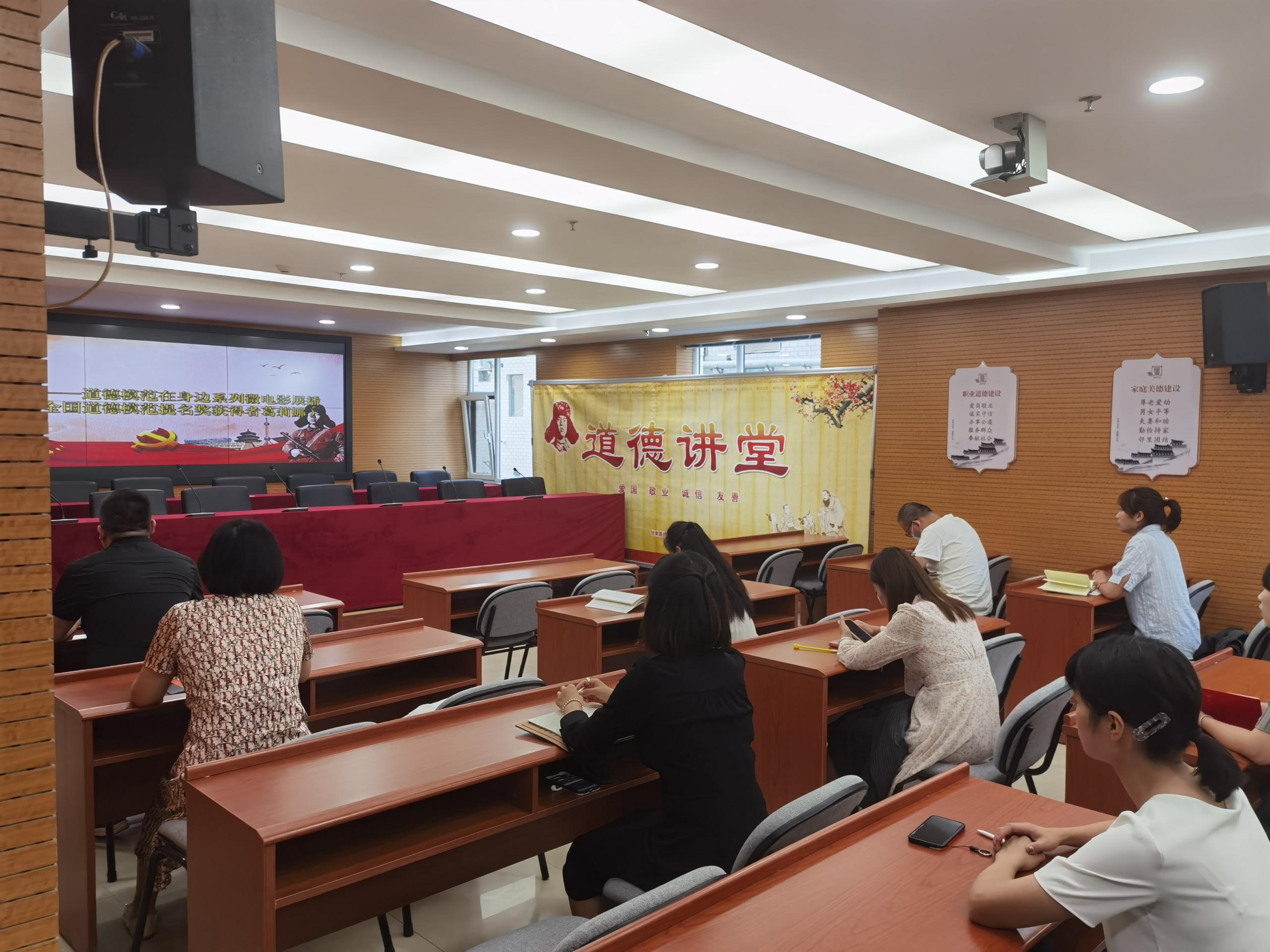 葛利娜.jpg 葛利娜.jpg